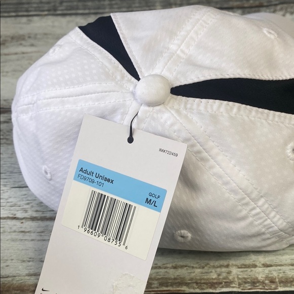 Nike Performance Black and White Sports Cap Sz M/L - Picture 2 of 6